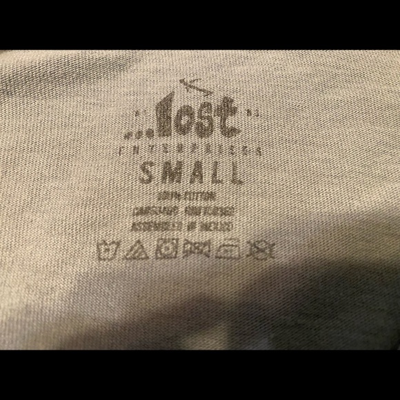 Lost in Paradise Cotton Tee - Picture 4 of 5